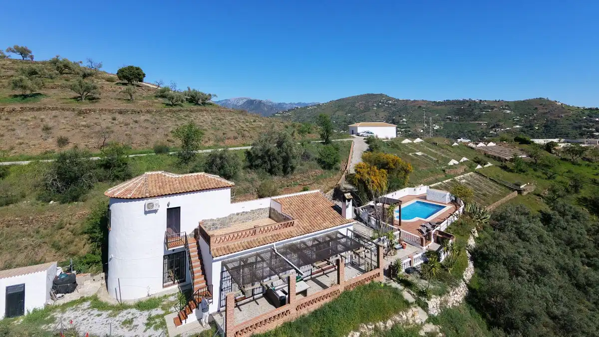 Detached house with pool for sale in Cómpeta, imagen 2