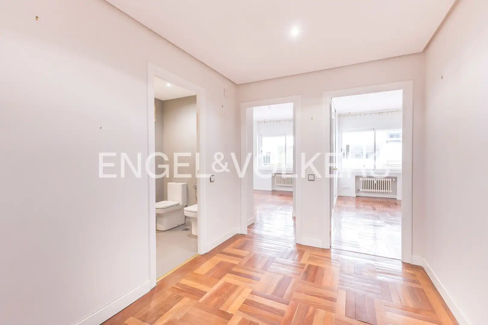 Flat for sale in Madrid  with Air Conditioner, Heating and Terrace