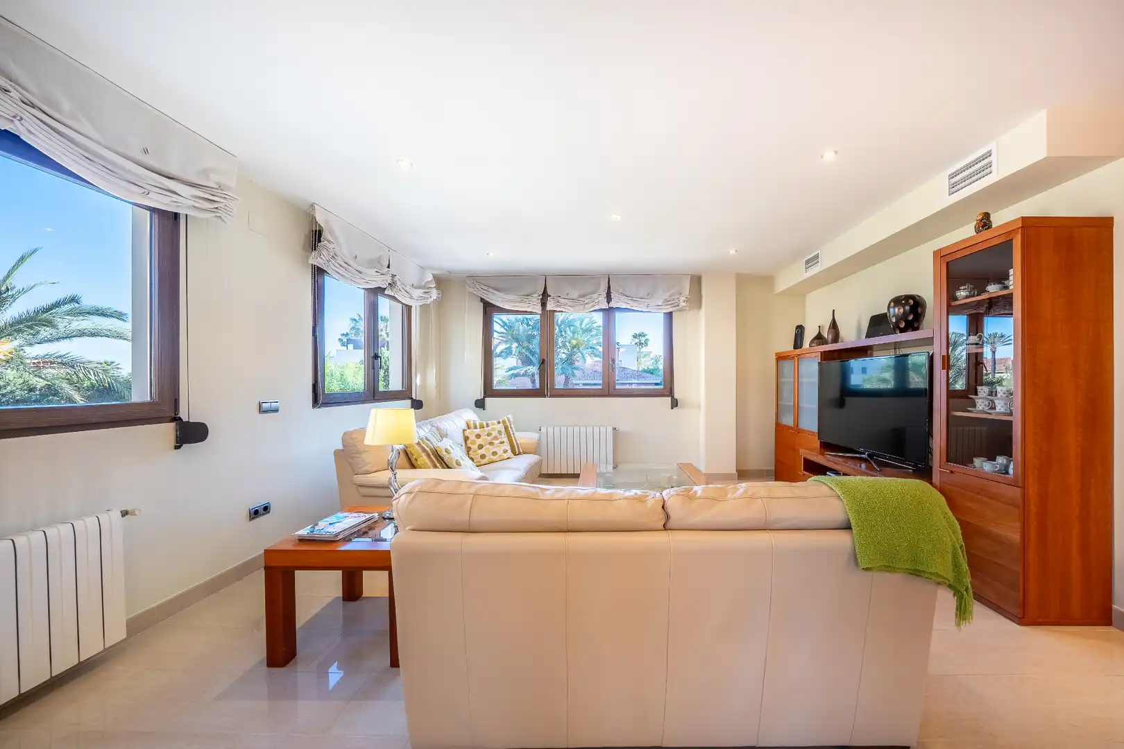 Sala de estar de Casa o chalet en venta en Torrevieja con Aire acondicionado, Calefacción y Jardín privado
