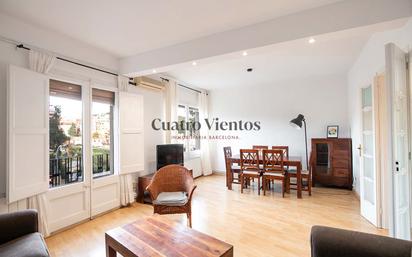 Living room of Flat for sale in  Barcelona Capital  with Air Conditioner, Heating and Parquet flooring