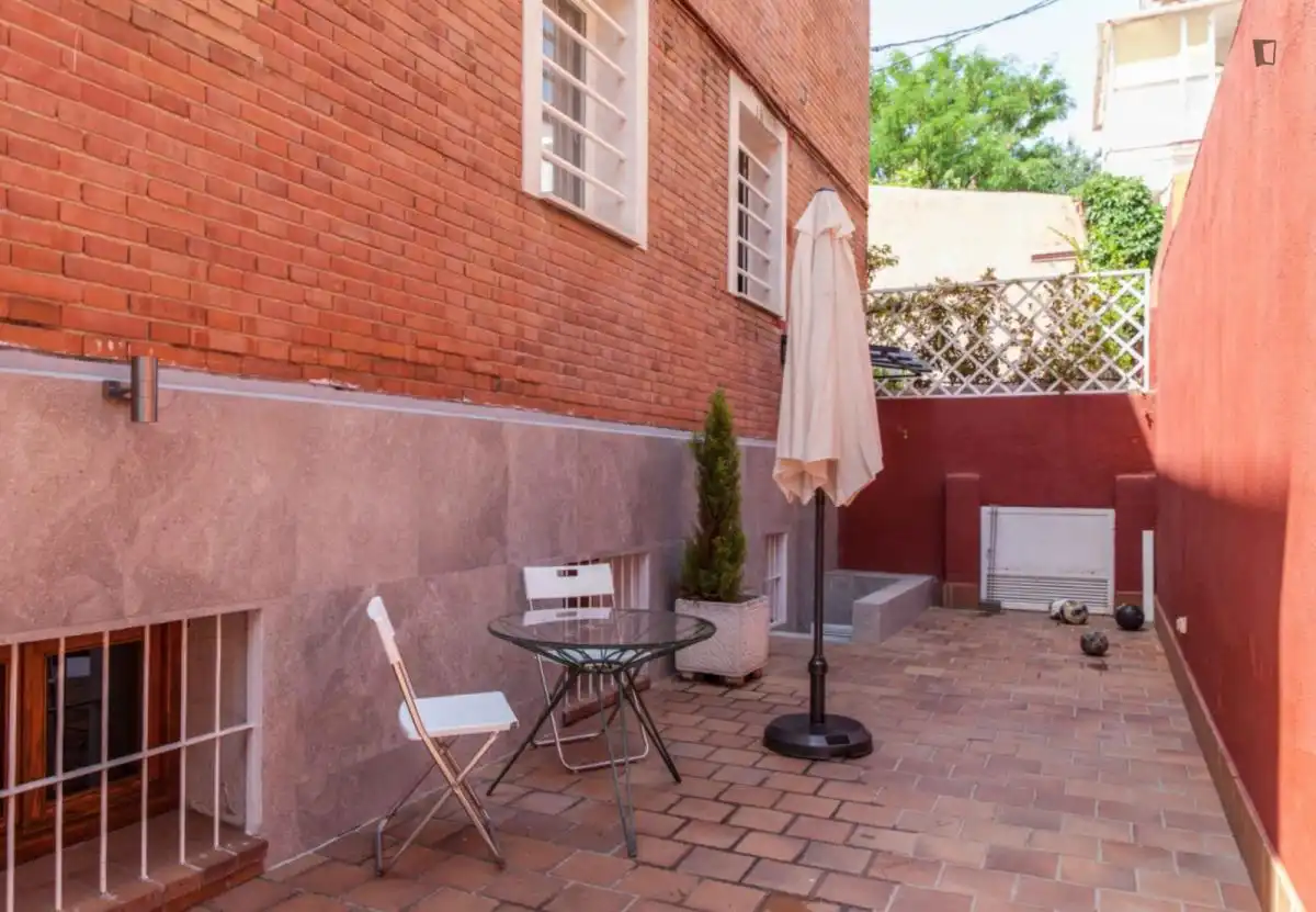 Terrassa de Apartament de lloguer en Madrid amb Calefacció, Moblat i Forn