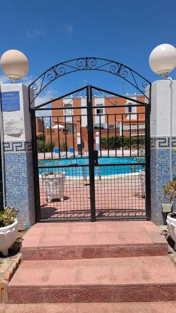 Piscina de Dúplex en venta en Los Abrigos