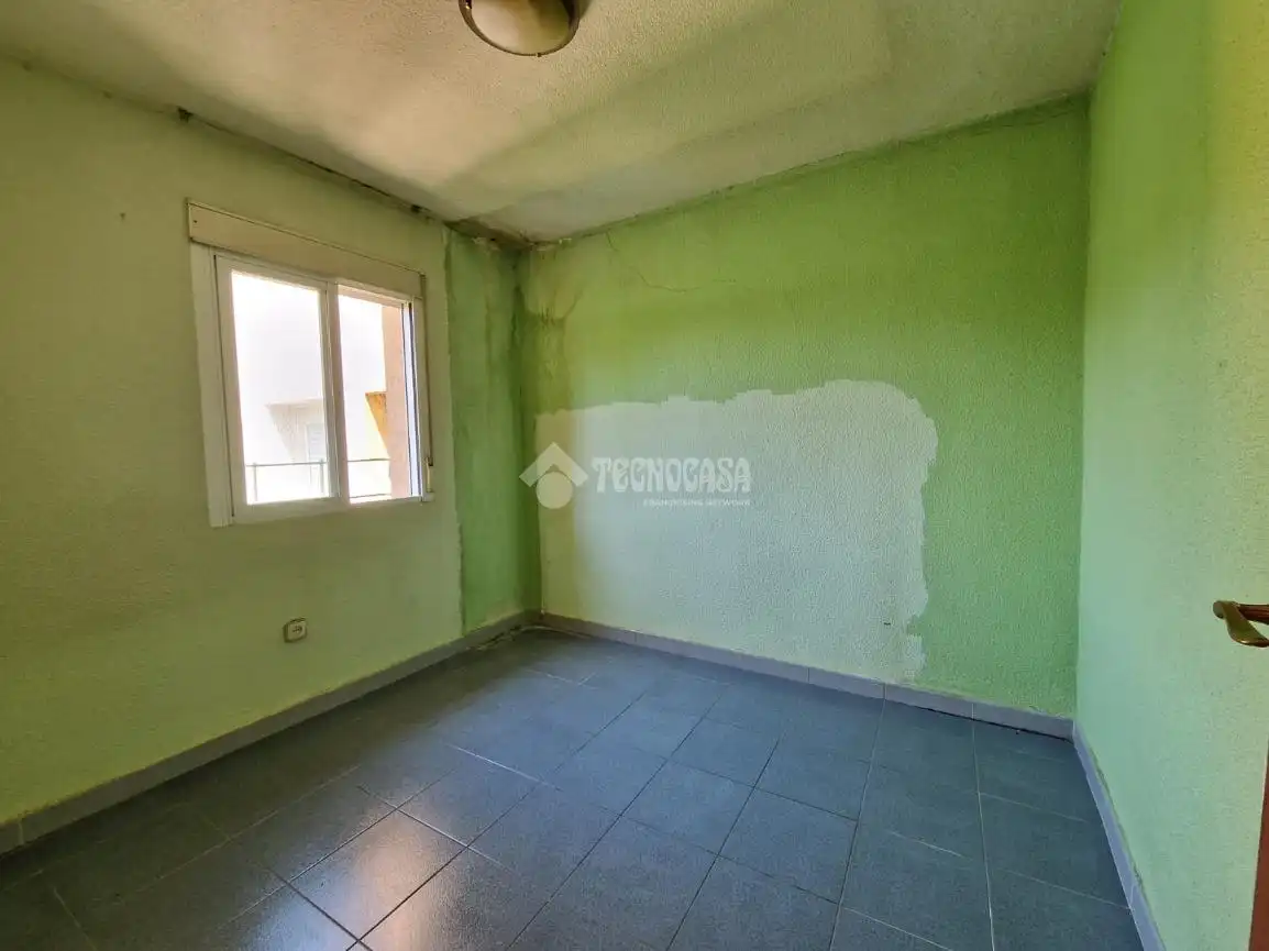 Habitación de Piso en venta en Madrid con Calefacción y Balcón