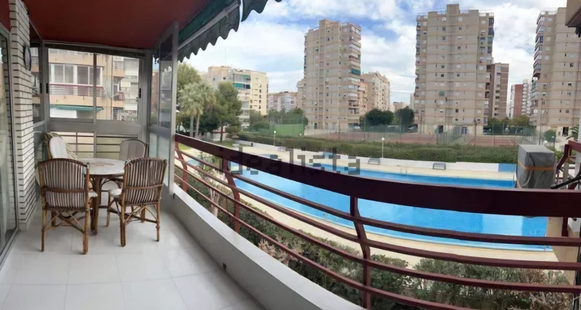 Piscina de Pis de lloguer en Alicante / Alacant amb Aire condicionat, Jardí privat i Terrassa