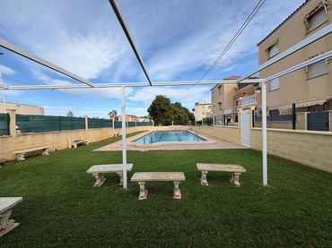 Casa a schiera con piscina in affitto a Nueva Torrevieja - Aguas Nuevas
