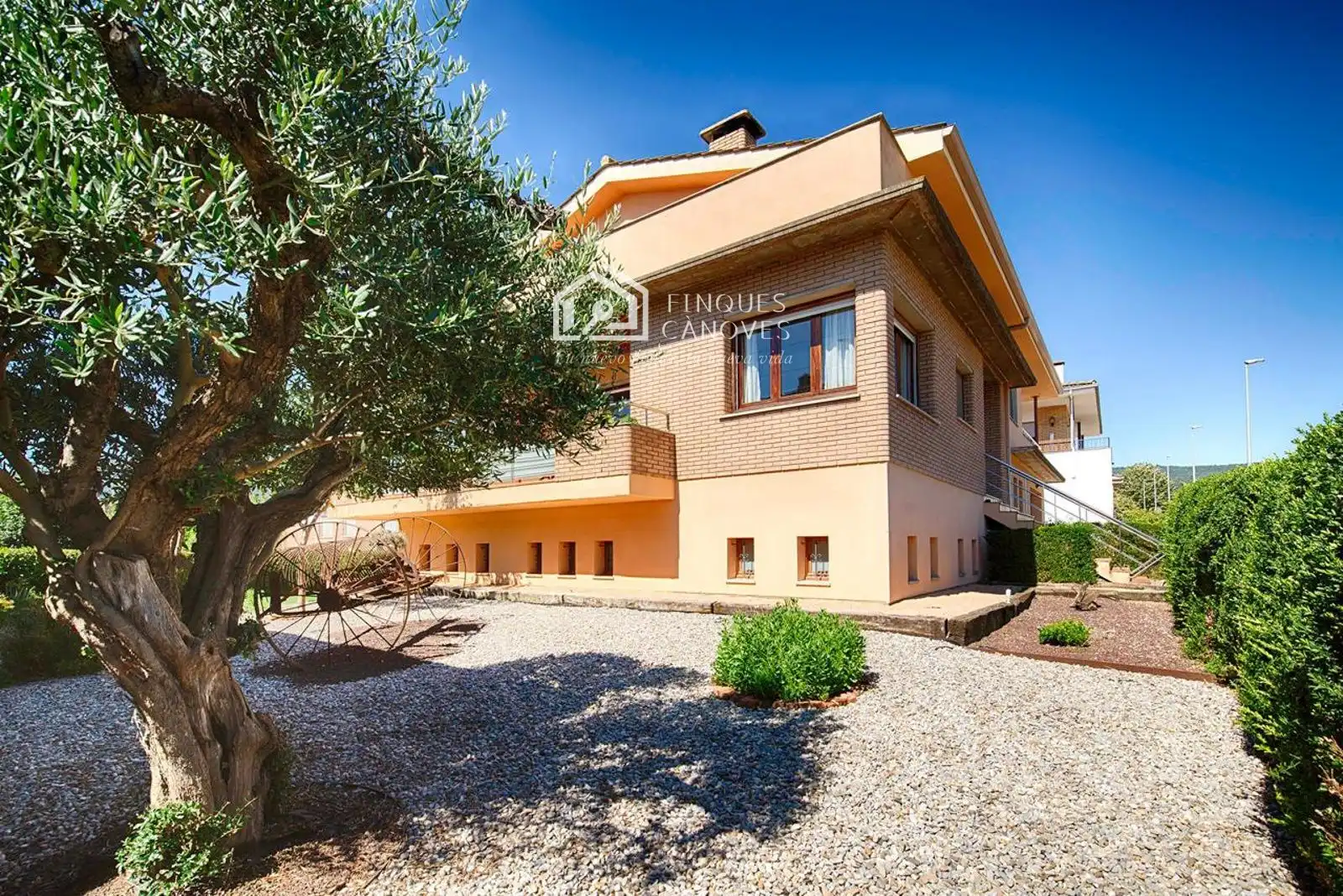 Vista exterior de Casa o xalet en venda en Porqueres amb Aire condicionat, Calefacció i Terrassa
