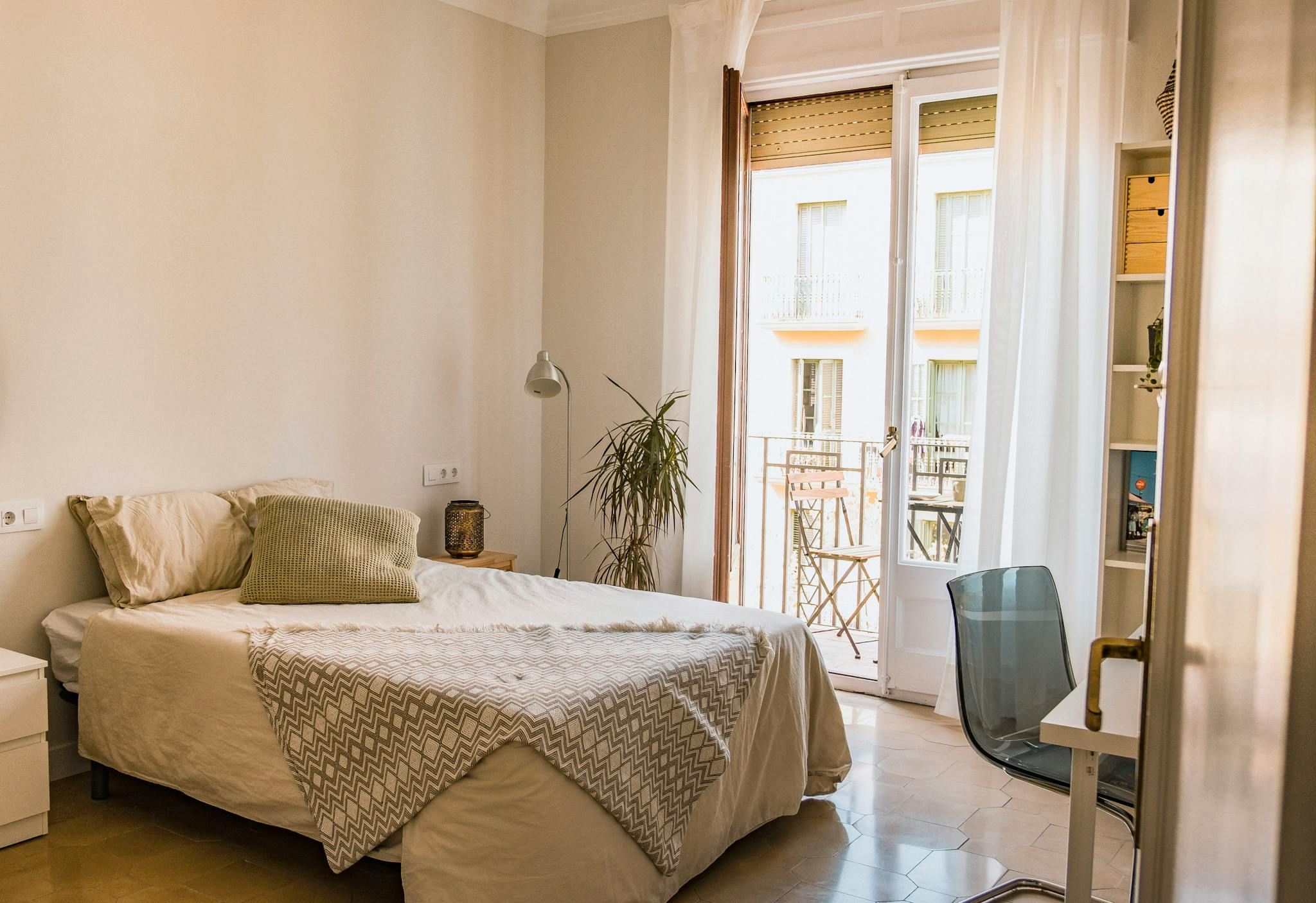 Dormitori de Pis per a compartir en  Barcelona Capital amb Calefacció, Moblat i Rentadora