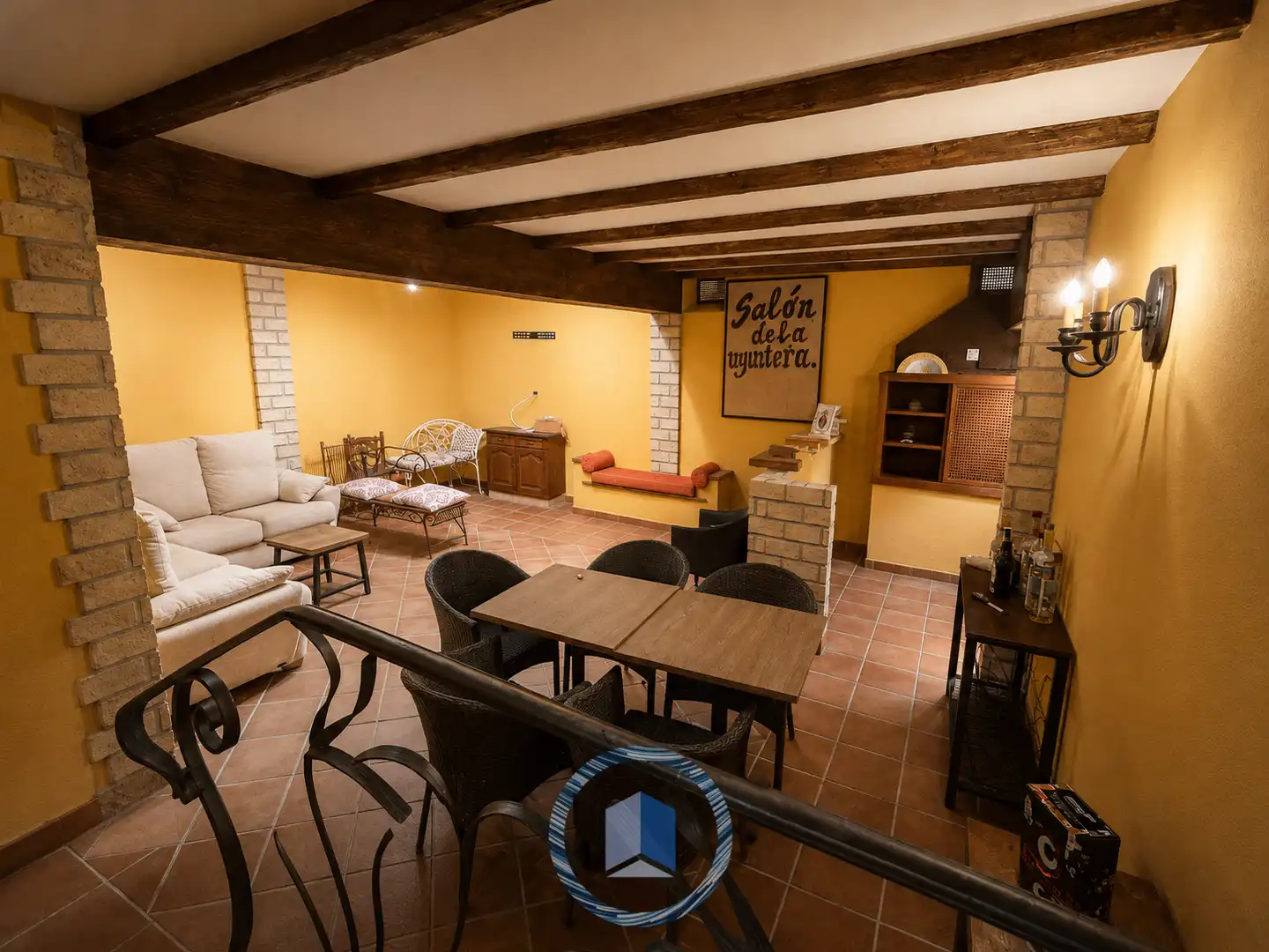 Casa adosada en venta en Montequinto con Piscina