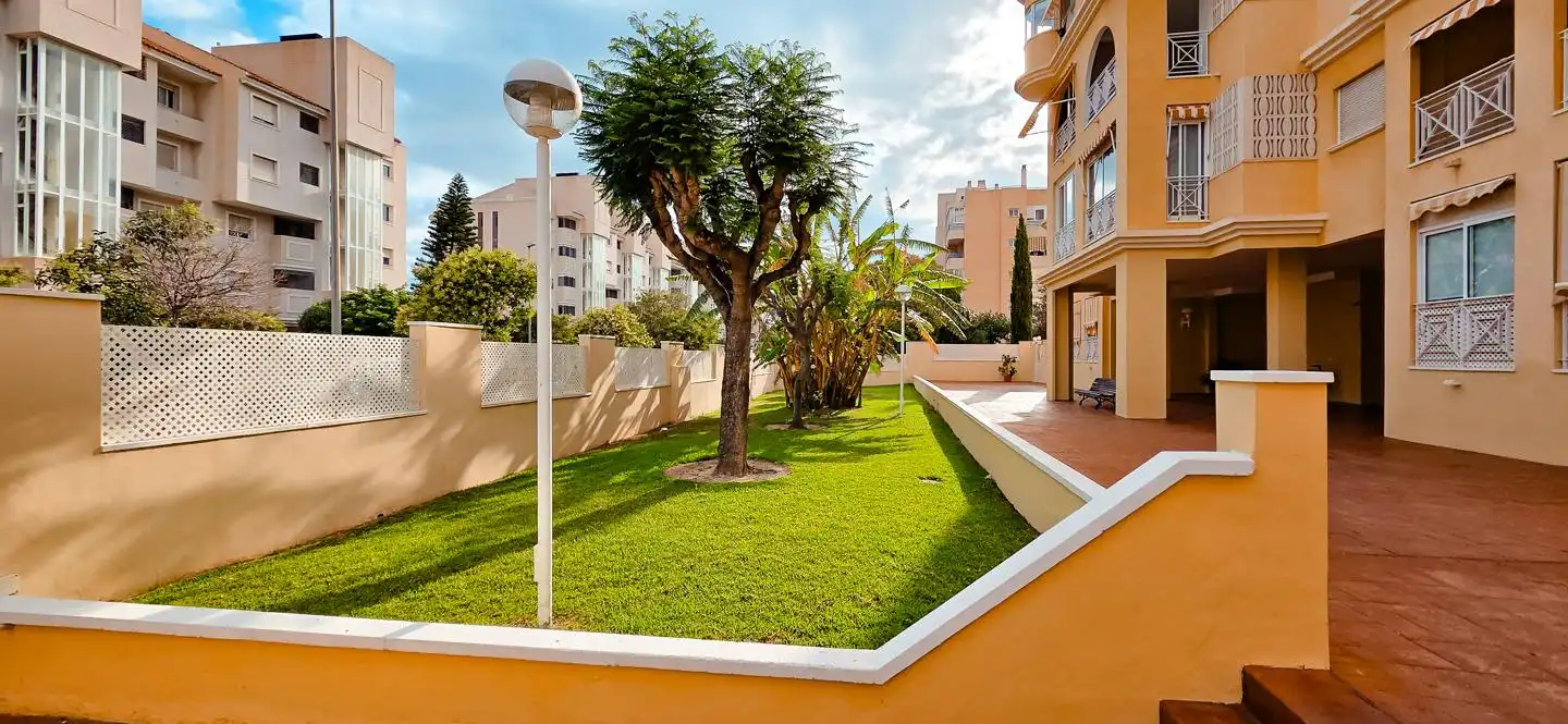 Exterior view of Flat for rent in Alicante / Alacant  with Furnished and Community pool