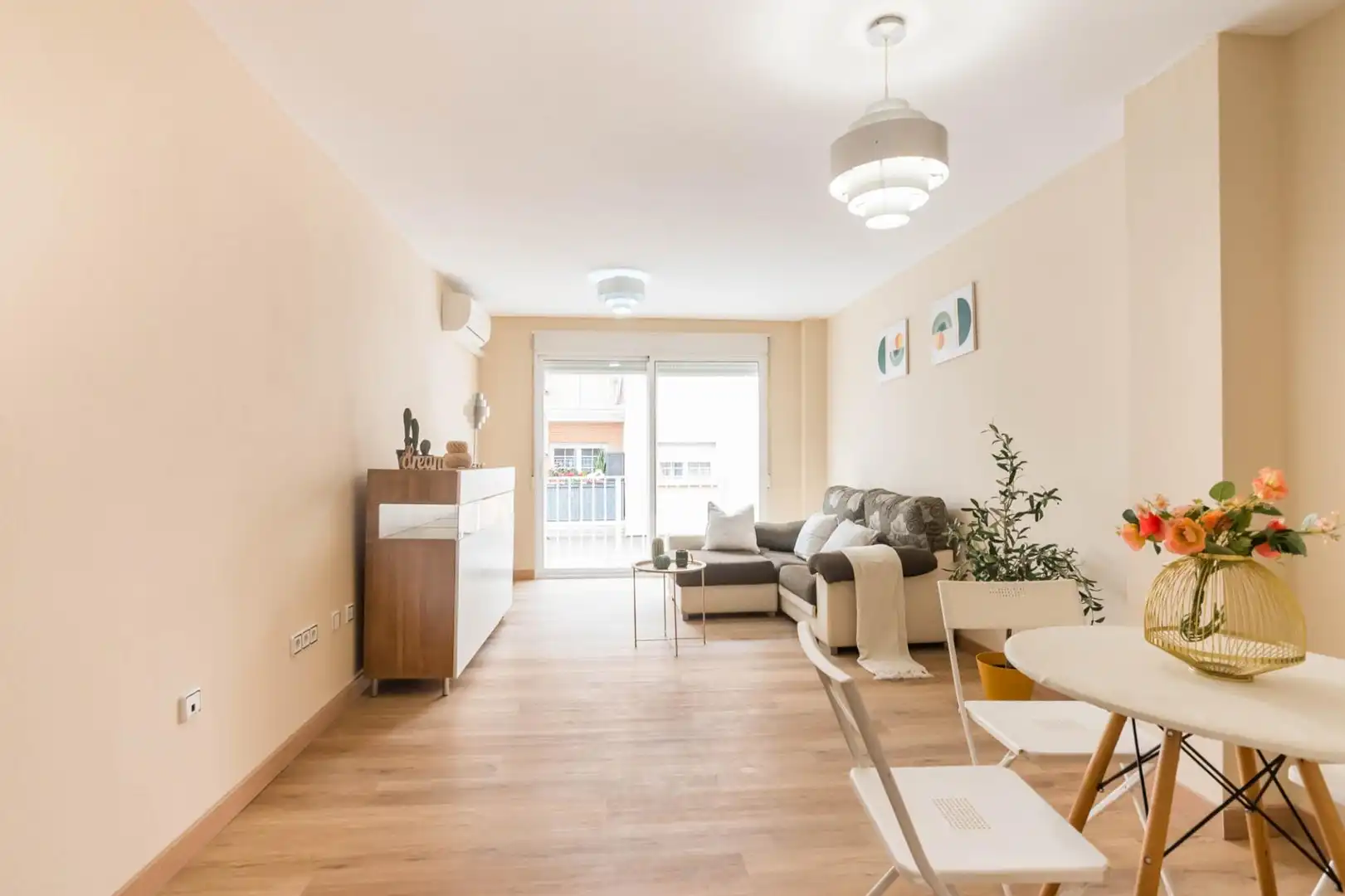 Wohnzimmer von Wohnung zum Verkauf in Santomera mit Klimaanlage, Privatgarten und Abstellraum