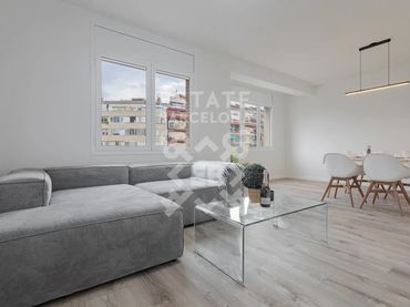 Piso con ascensor en venta en Avinguda de Josep Tarradellas