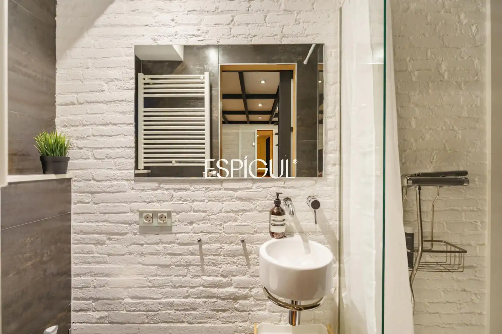 Piso en venta en NOU DE LA RAMBLA, El Poble Sec - Parc de Montjuïc