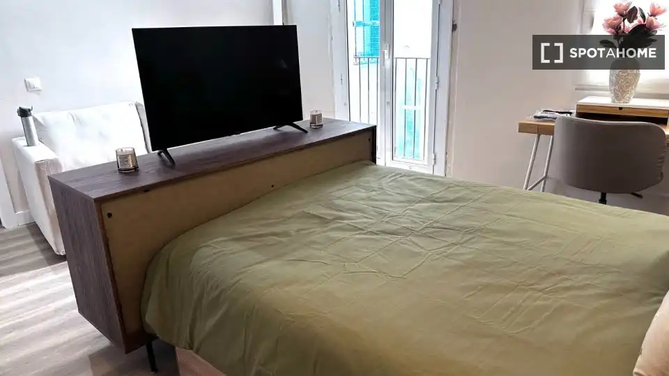 Bedroom of Flat for rent in Barcelona  with Air Conditioner, Heating and Furnished