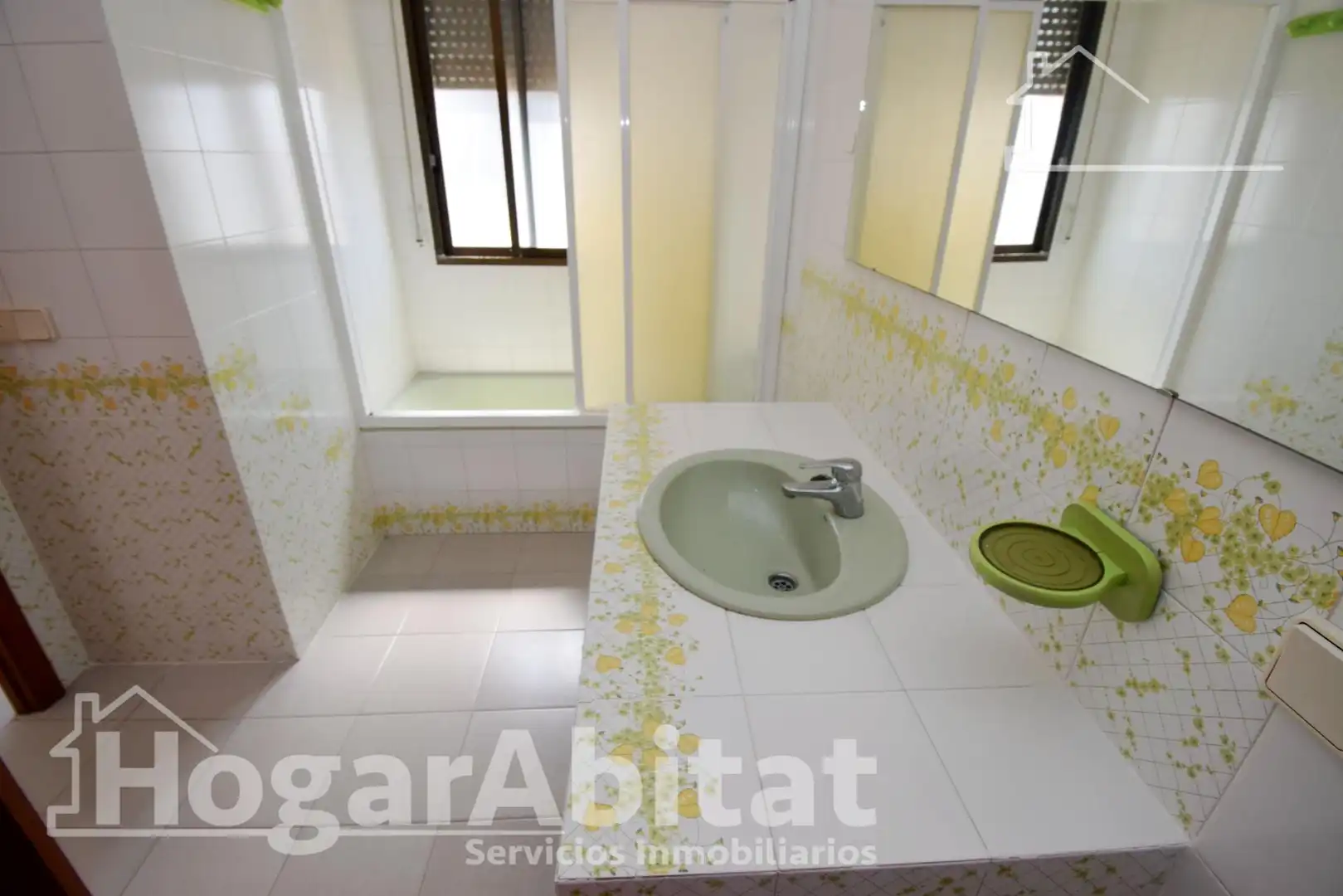 Bany de Casa o xalet en venda en Almazora / Almassora amb Jardí privat, Terrassa i Traster