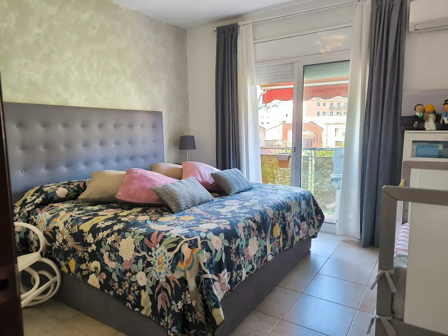Habitación de Casa adosada en venta en Lliçà d'Amunt con Aire acondicionado, Calefacción y Jardín privado