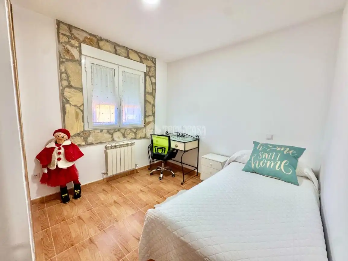 Habitación de Casa adosada en venta en Espinosa de Henares con Jardín privado y Trastero