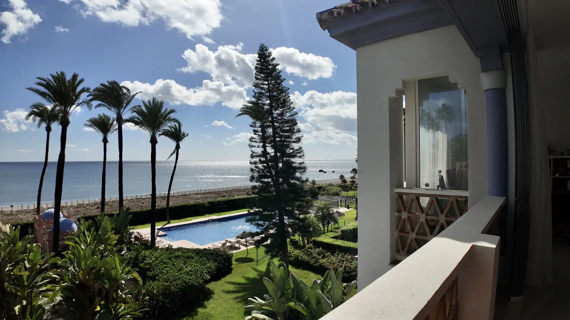 Pis amb piscina en venda a Bahía de Casares