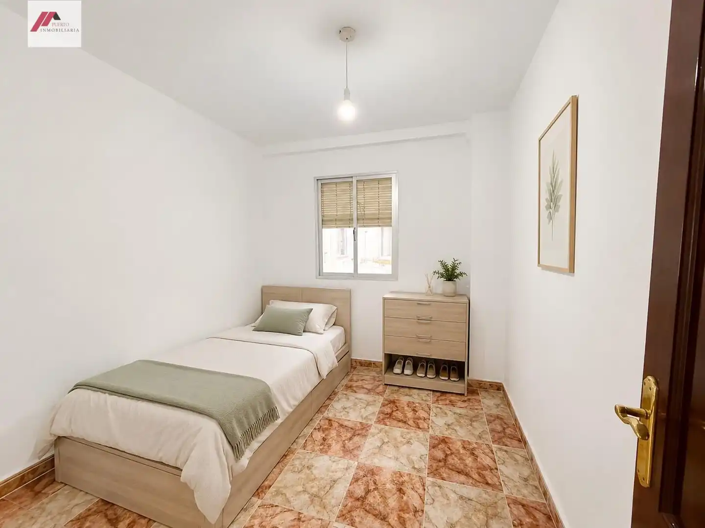 Habitación de Piso en venta en Cádiz con Calefacción