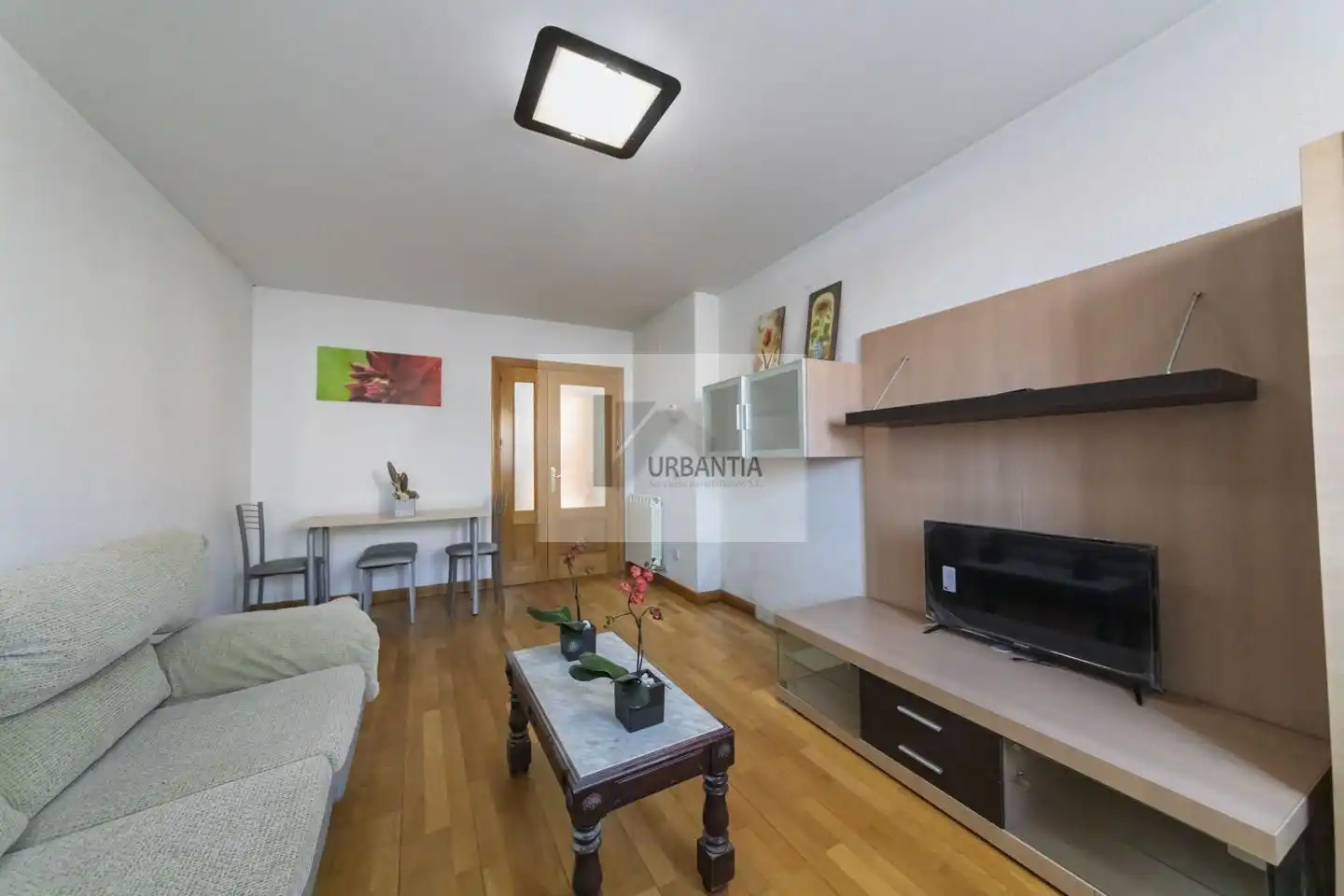 Sala de estar de Planta baja en venta en Larraga con Calefacción, Parquet y Terraza