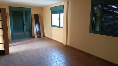 Foto 2 de Casa adosada en venda a C/ Almendros, La Montaña - El Cortijo, Aranjuez