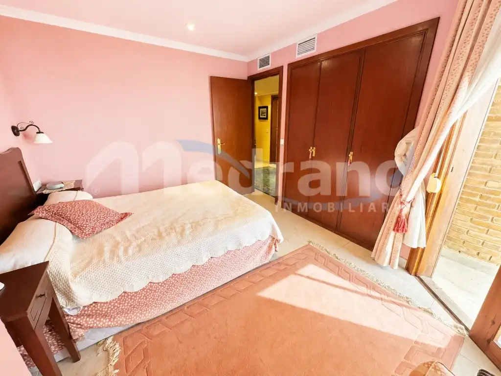 Bedroom of Flat for sale in Benidorm  with Air Conditioner, Private garden and Swimming Pool