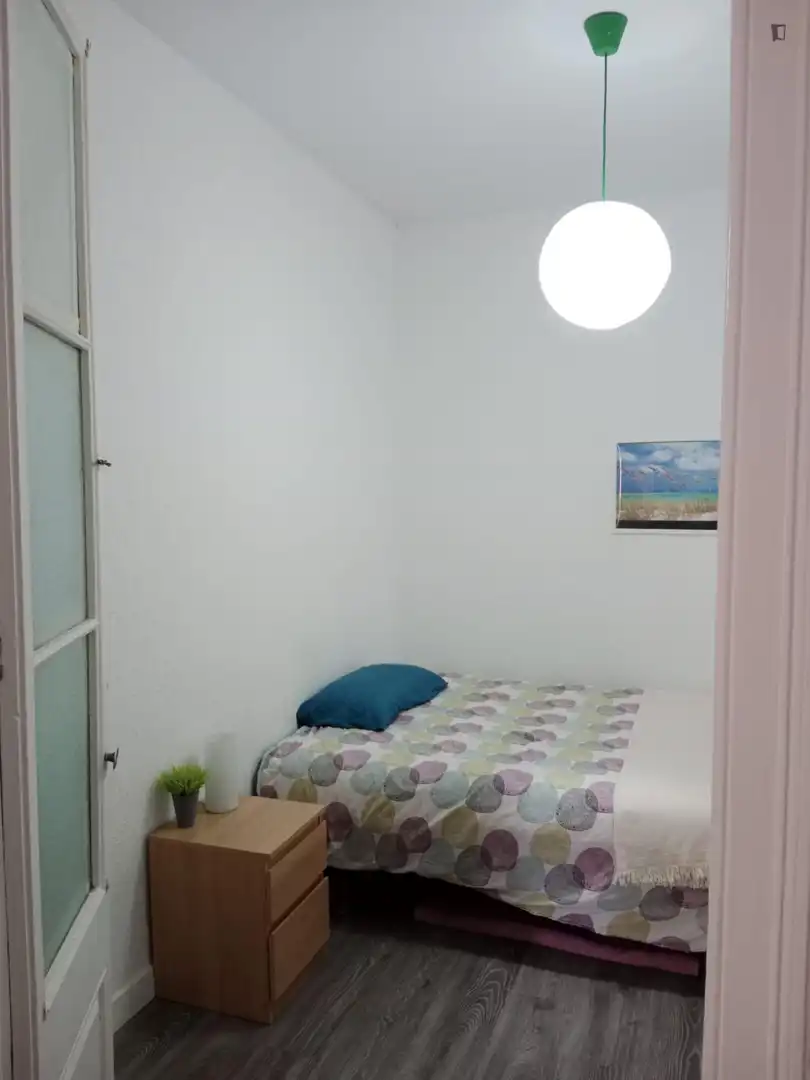 Habitación de Apartamento para compartir en  Barcelona Capital con Amueblado, Lavadora y Internet