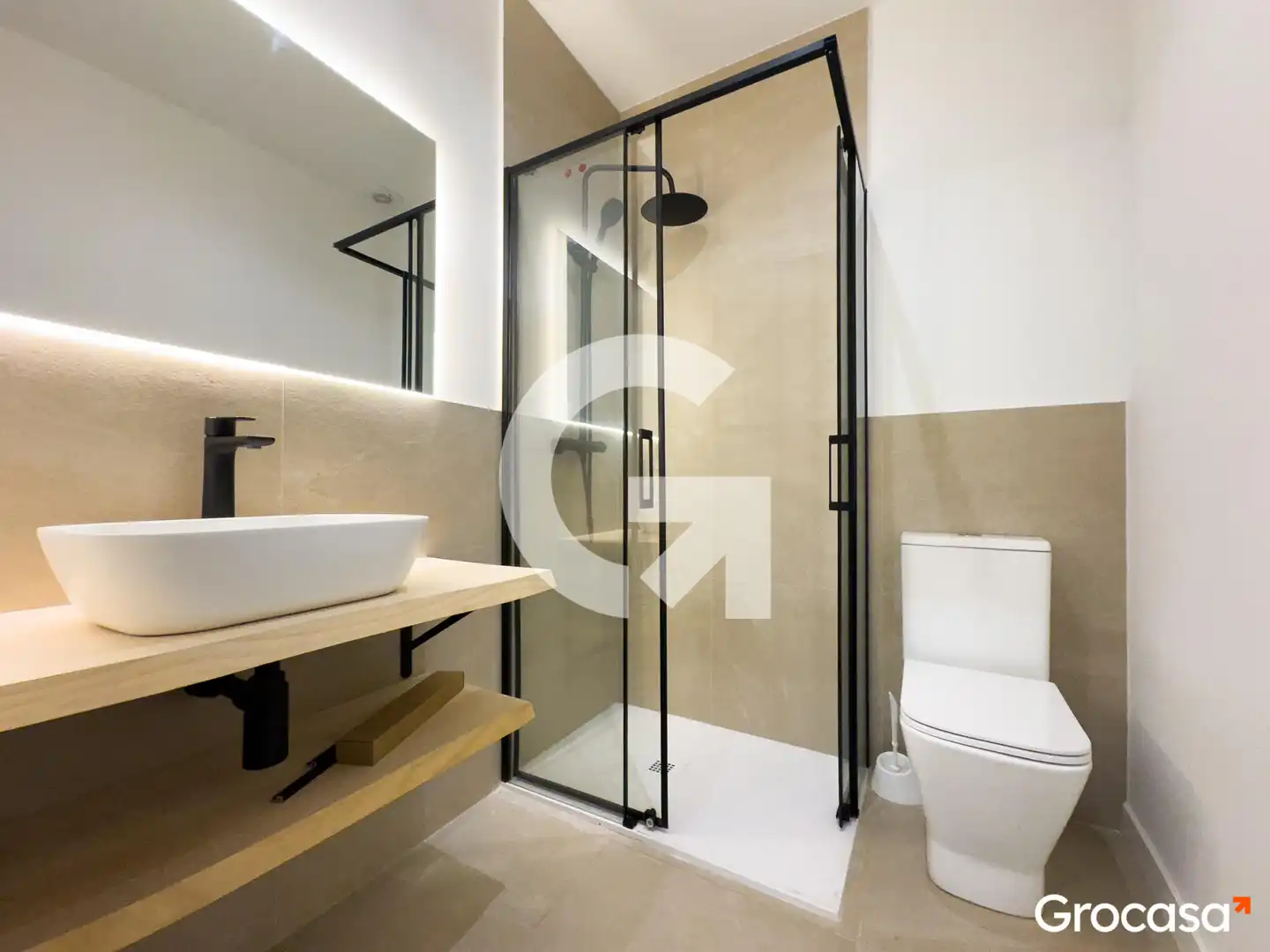 Baño de Piso en venta en Barcelona con Aire acondicionado, Calefacción y Horno