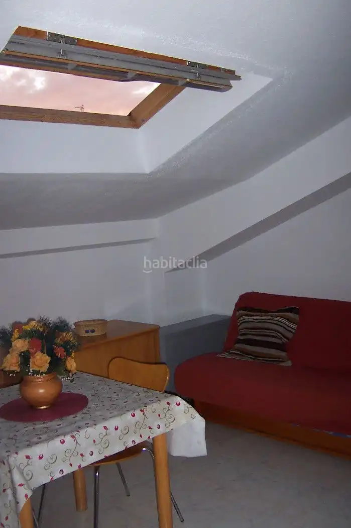 Estudi amb ascensor de lloguer a Calle Ingeniero Mariño 36