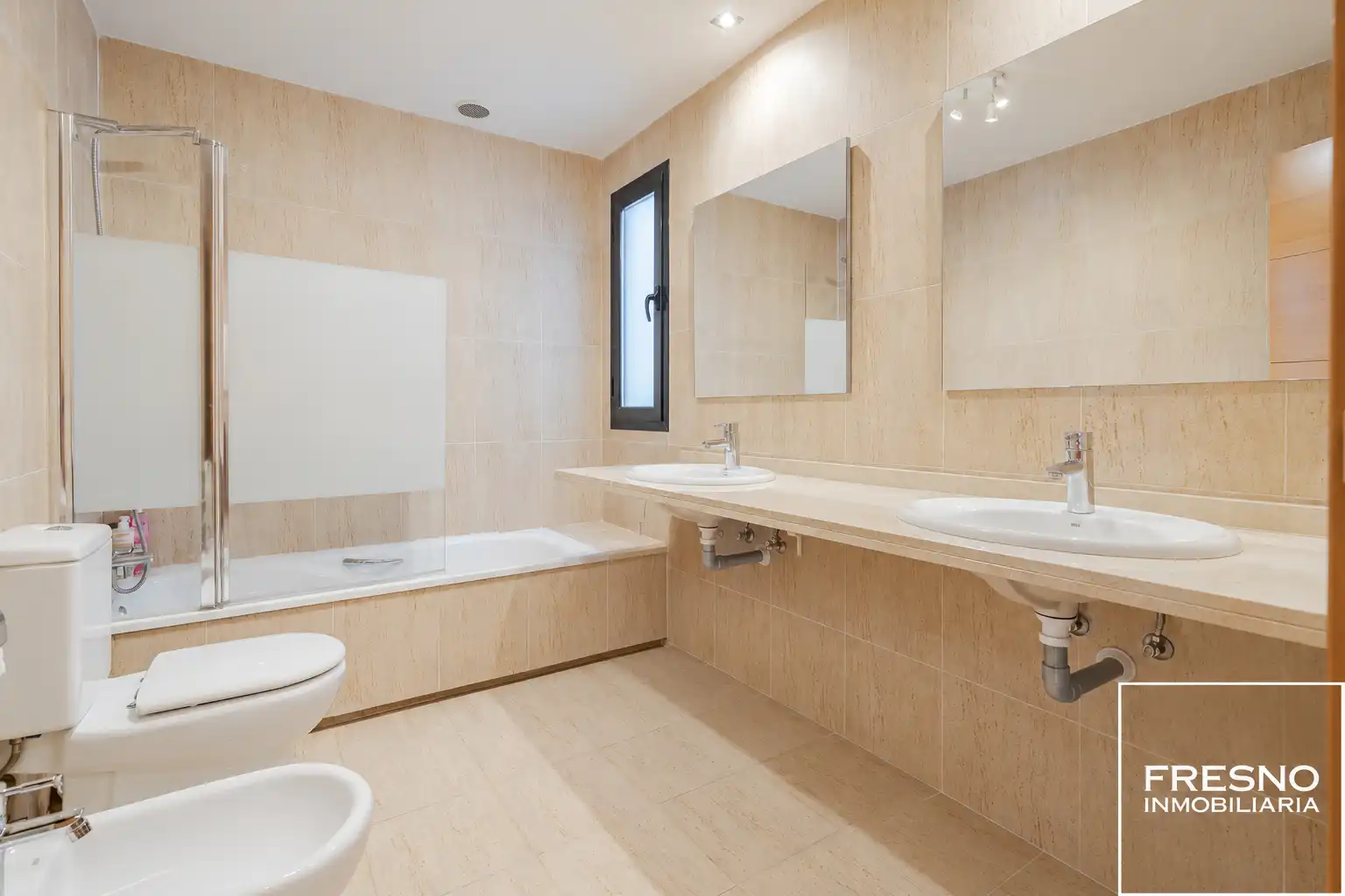 Baño de Casa adosada en venta en Miramadrid