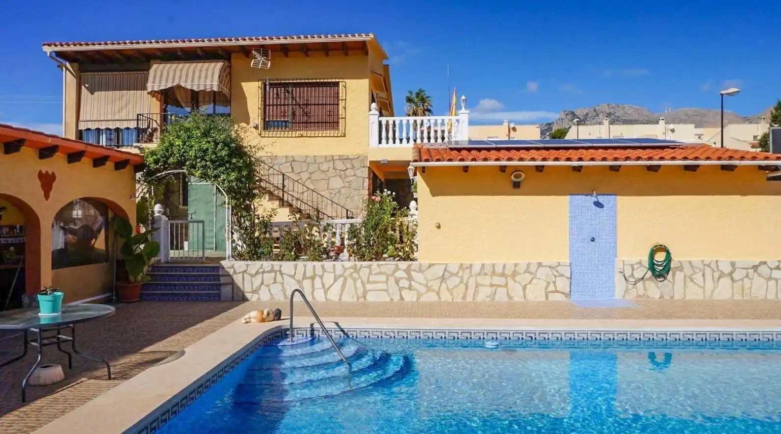 Xalet amb piscina en venda a Coloma