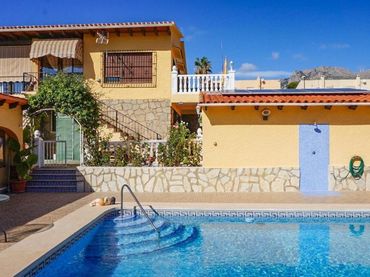 Xalet amb piscina en venda a Coloma
