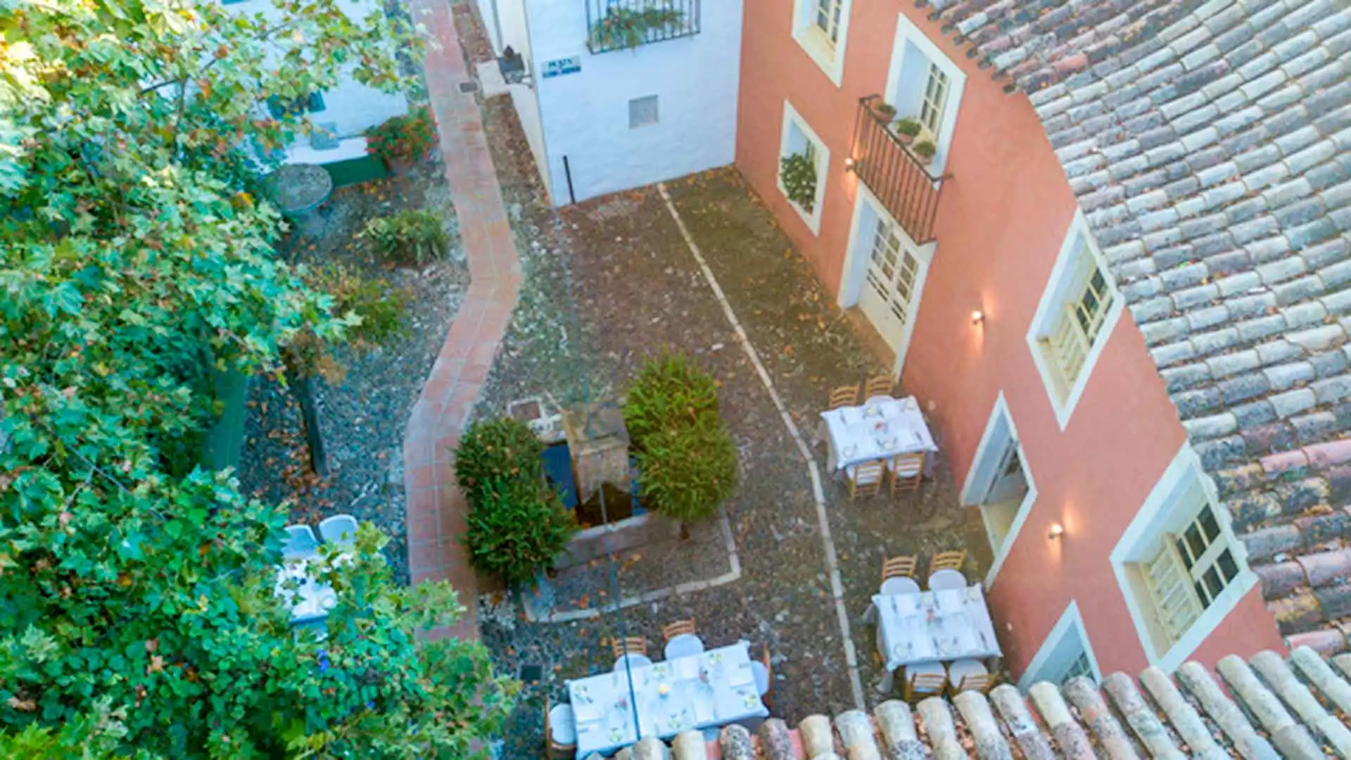 Vista exterior de Casa adosada en venta en Marbella con Terraza
