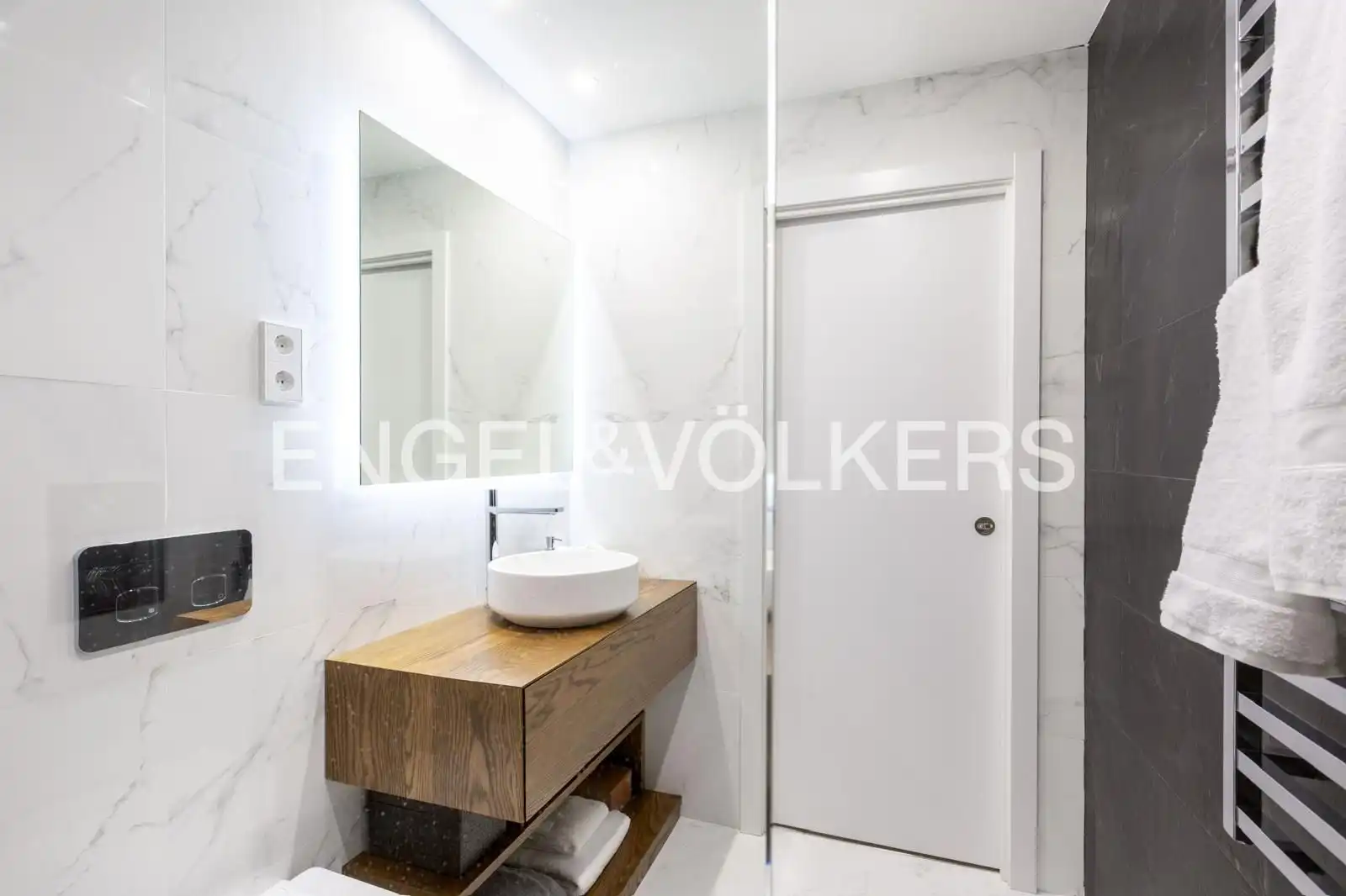 Baño de Piso de alquiler en Madrid con Aire acondicionado, Calefacción y Parquet