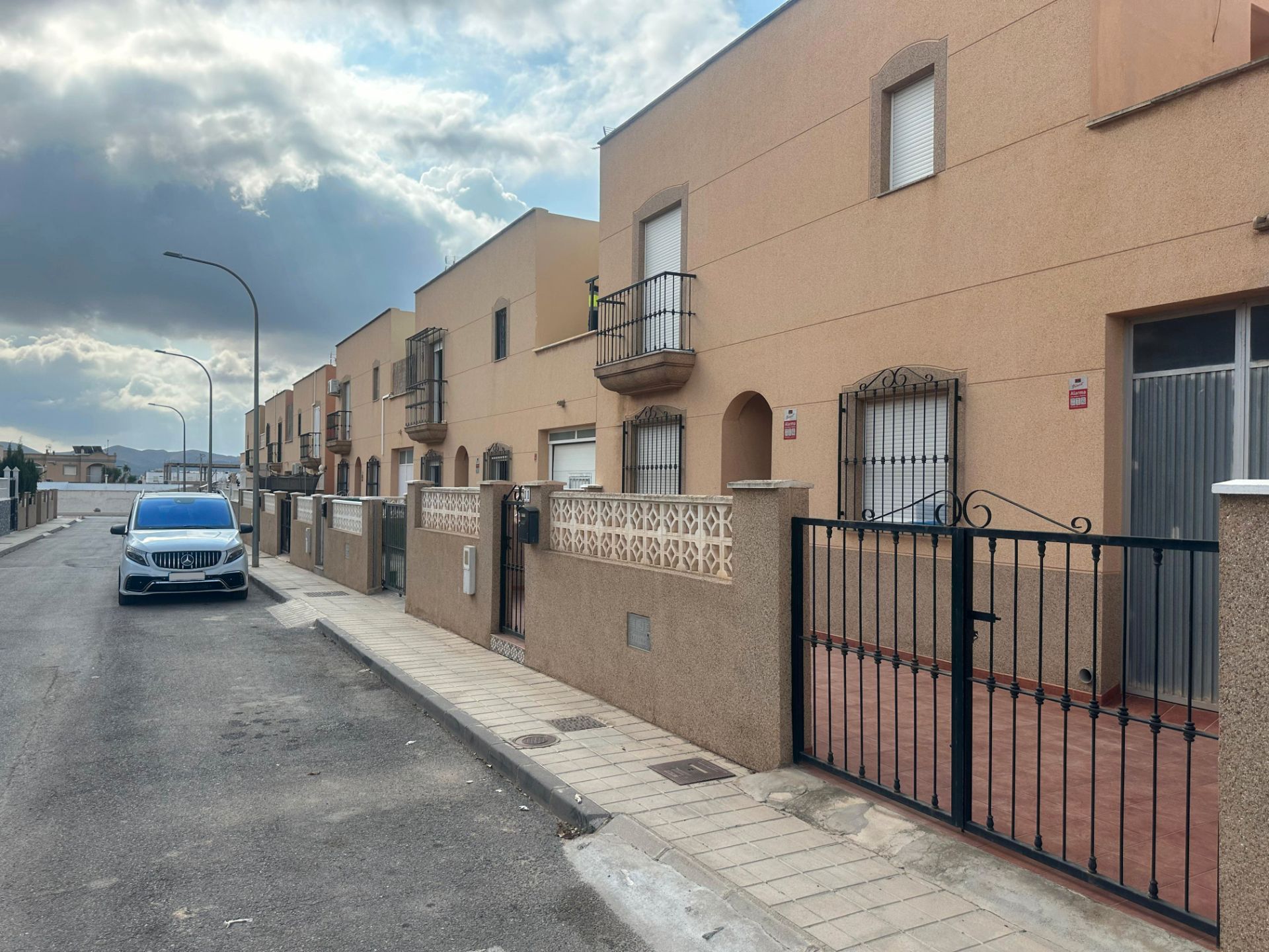 Vista exterior de Dúplex en venda en Níjar