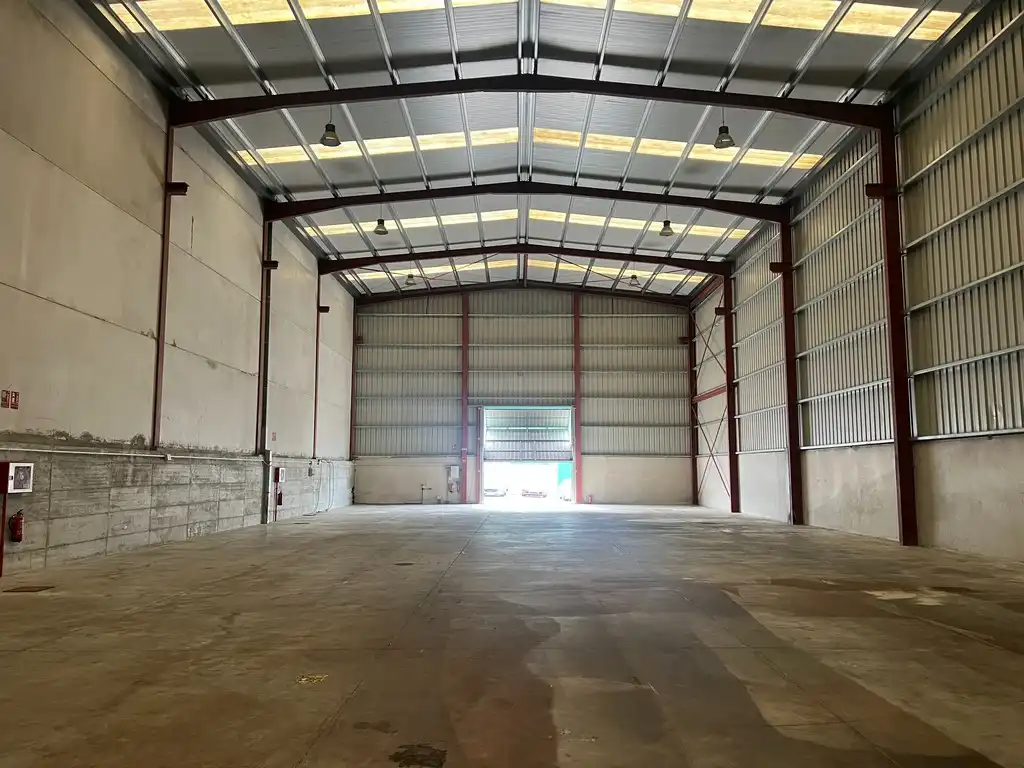 Nau industrial de lloguer a Rua dos Afiadores 2a