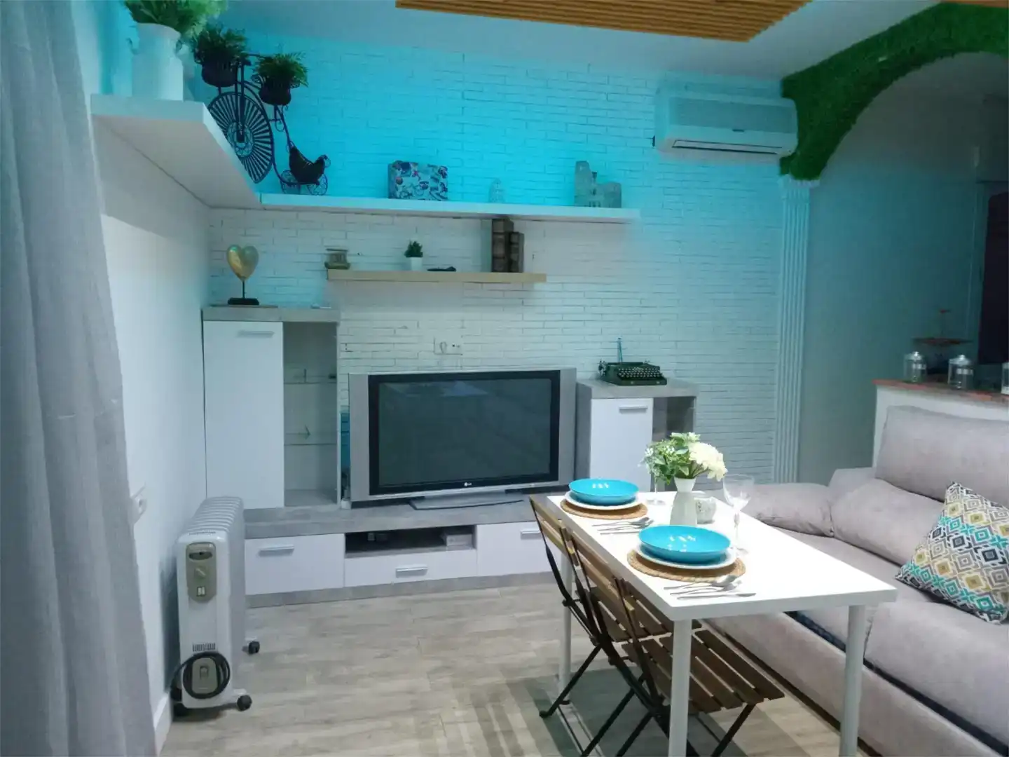 Living room of Attic for rent in Benamejí  with Air Conditioner, Parquet flooring and Storage room