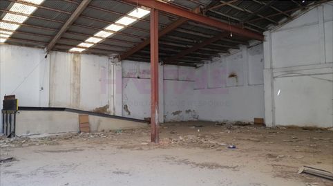 Nave industrial de unos 2000m2, la nave da a dos calles, con una puerta de acceso para camiones, dentro de la nave dispone de un m, image 4