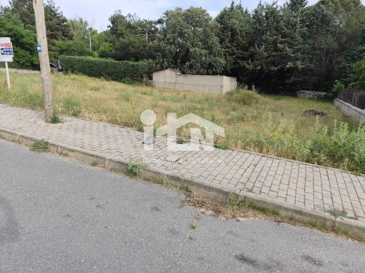 Residencial en venta en Navalperal de Pinares