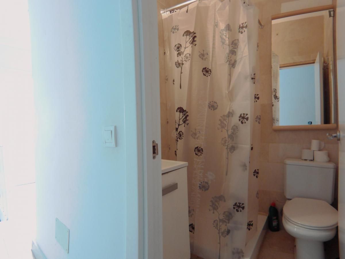 Study to rent in Puerta del Ángel