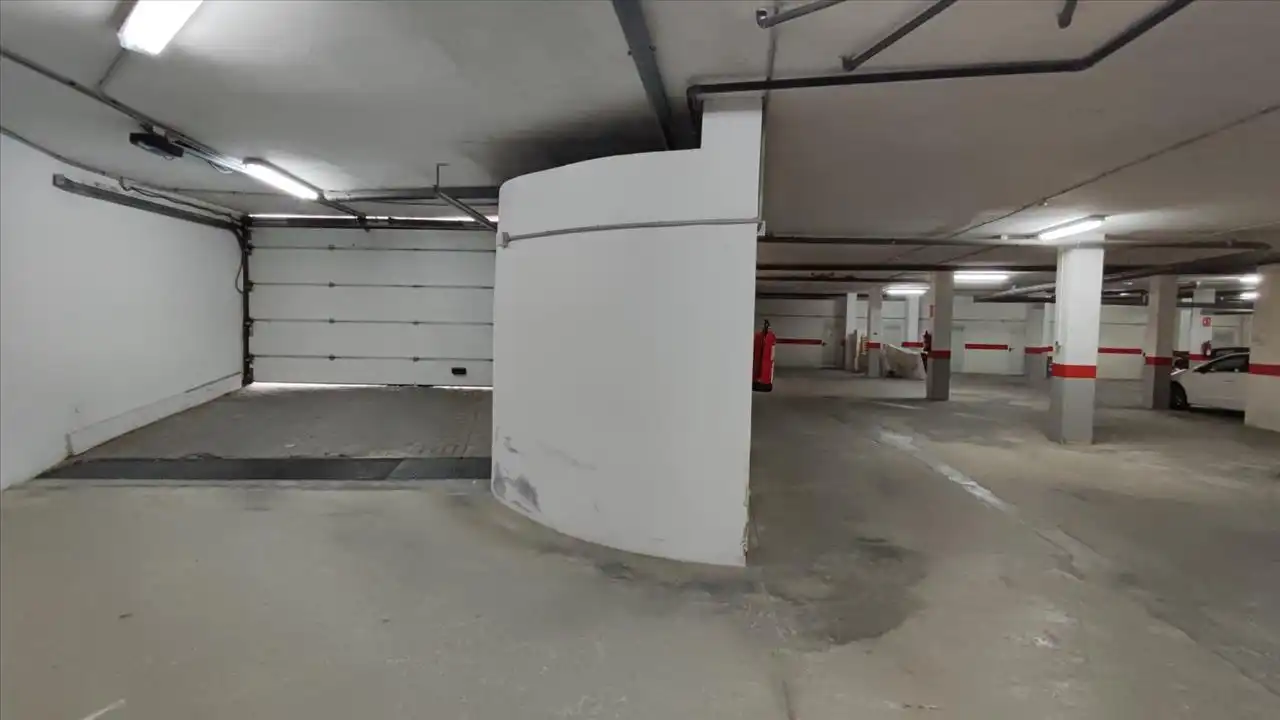 Einzelparkplatz mit Aufzug zum Verkauf in Carrer Segària, imagen 4