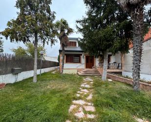 Exterior view of Single-family semi-detached for sale in Pedrajas de San Esteban  with Air Conditioner and Terrace