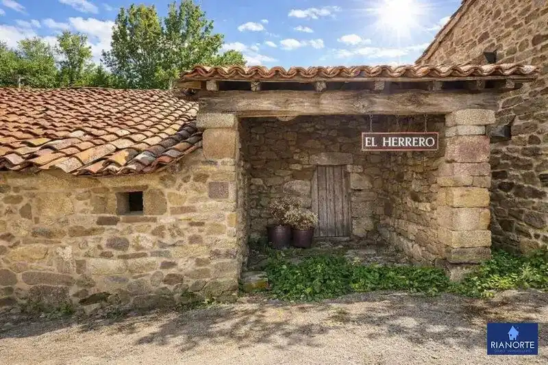 Vista exterior de Casa o chalet en venta en Teverga