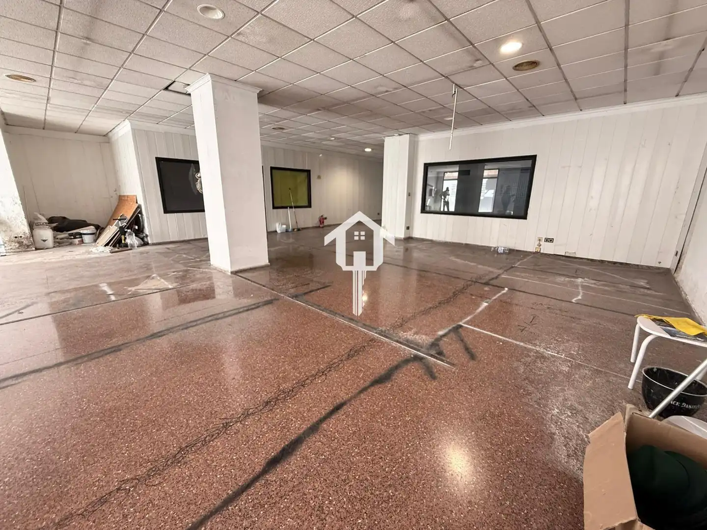 Local comercial en venta en Calle FCO CARRATALA CERNUDA, imagen 2