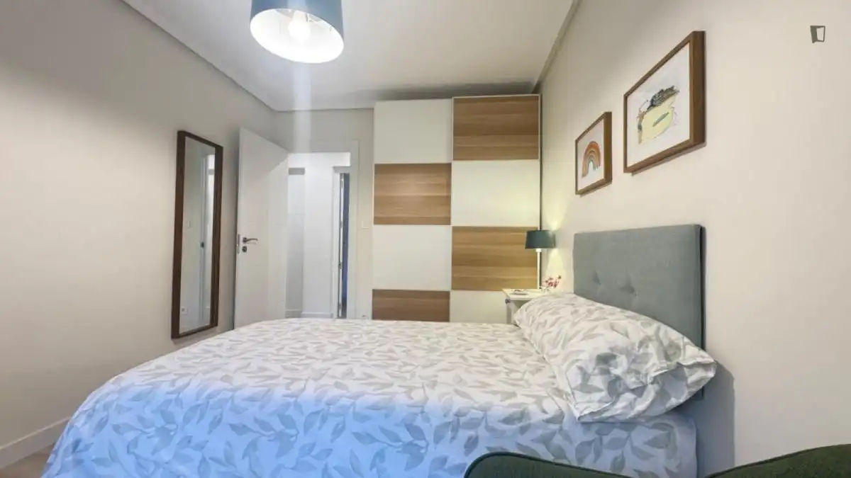 Habitación de Apartamento para compartir en Bilbao  con Amueblado, Horno y Lavadora