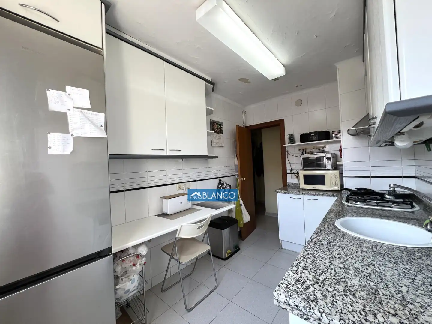 Cuina de Pis en venda en Cornellà de Llobregat amb Aire condicionat, Calefacció i Balcó