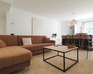 Sala d'estar de Apartament en venda en Marbella amb Aire condicionat, Terrassa i Moblat