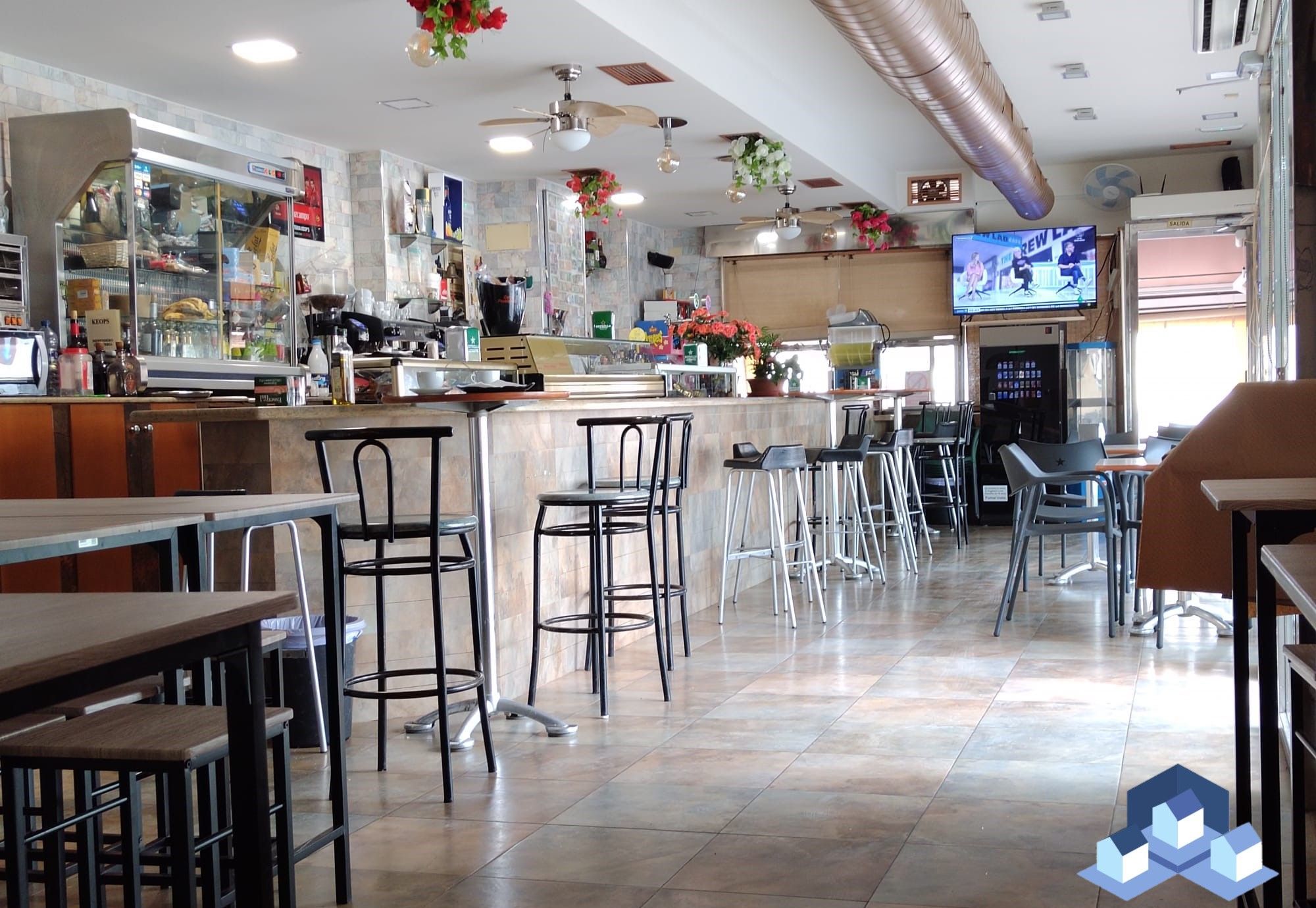 Premises for sale in Lorca  with Air Conditioner