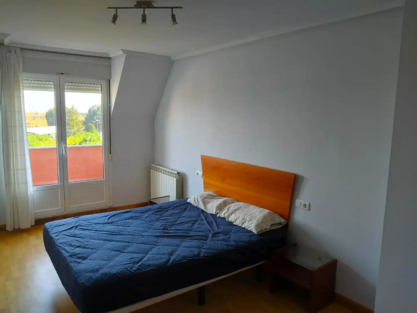 Schlafzimmer von Wohnung zur Miete in Valverde de la Virgen mit Heizung, Parkett und Abstellraum