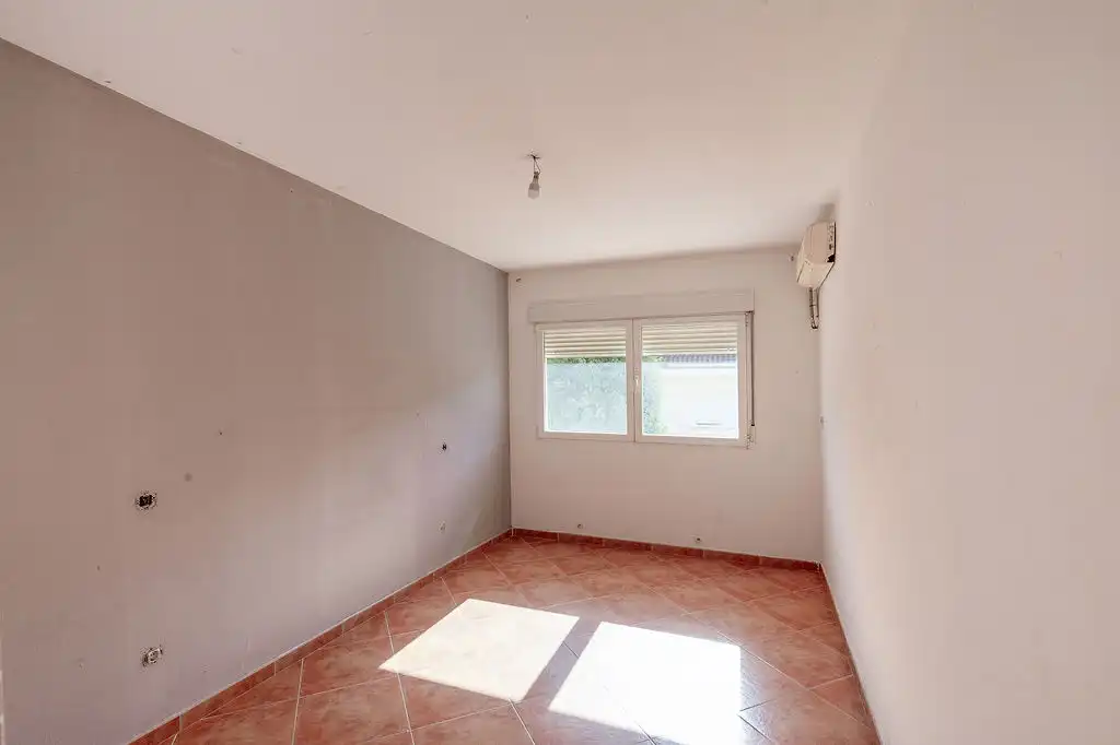 Casa aparellada amb piscina en venda a C/ Veguilla, imagen 17
