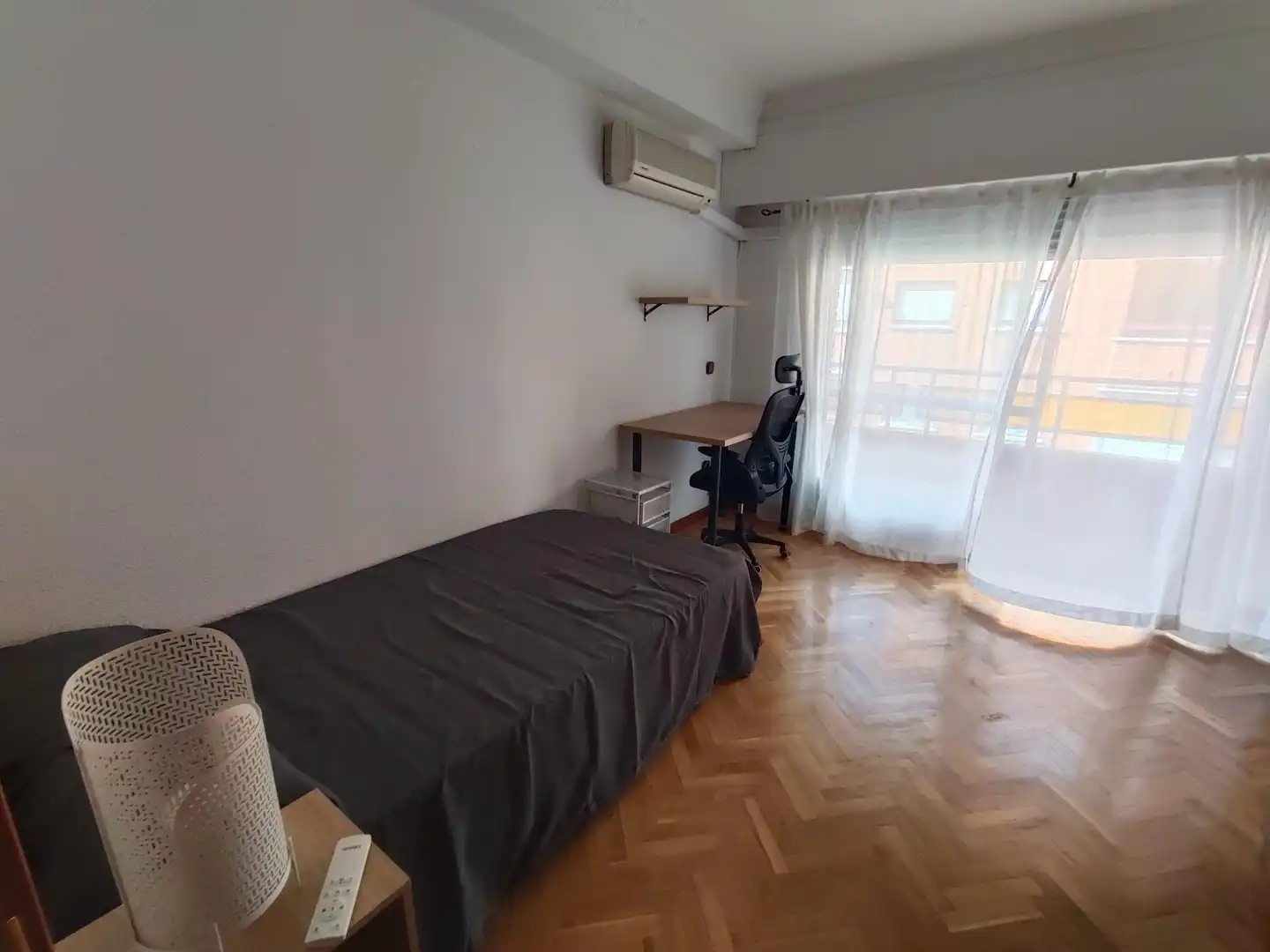 Bedroom of Flat for share in Leganés  with Heating, Parquet flooring and Terrace